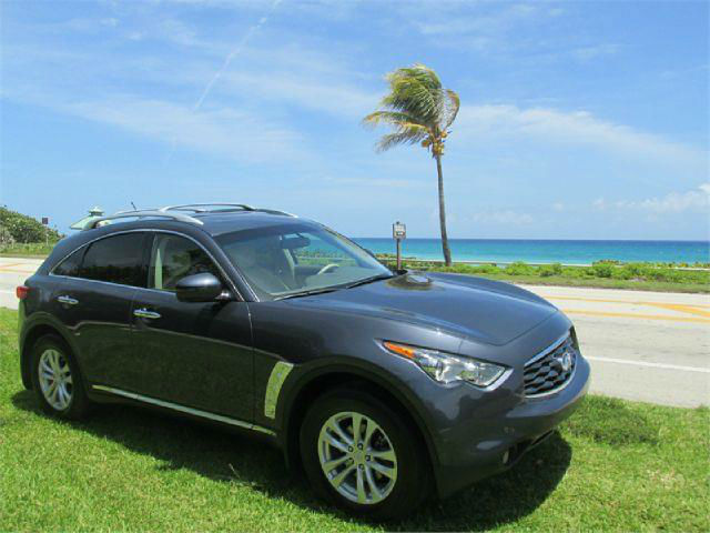 2011 Infiniti FX35.....